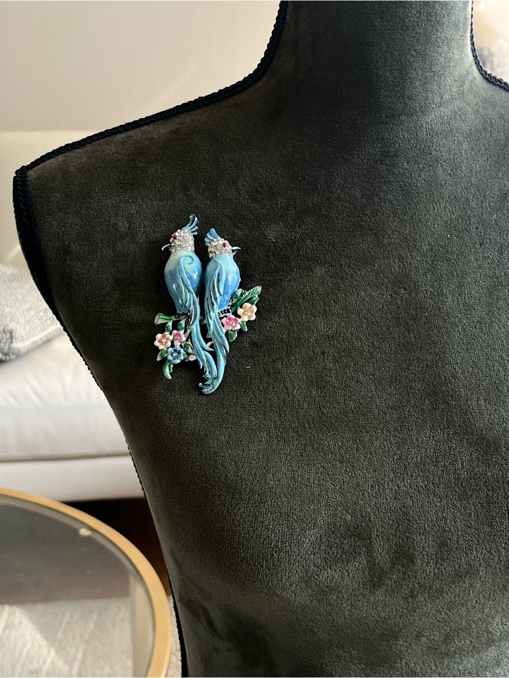 Vintage Coro Book Piece Parrot Duette Love Birds Blue Enamel Brooch Fur Clip Pin - Picture 8 of 13